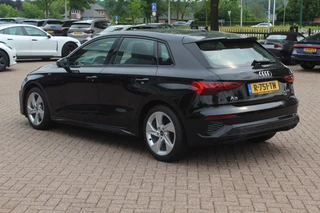 Audi A3 Audi A3 Sportback 30 TFSI S edition 32.429 km! / Virtual Cockpit / Apple CarPlay / Full LED / 17'' / Navigatie / Half leder / Parkeerhulp achter / ACC - afbeelding nr 3