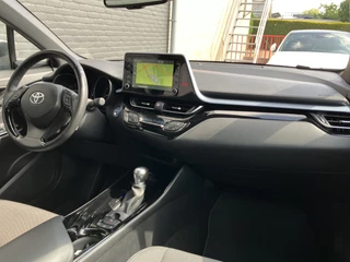 Toyota C-HR Toyota C-HR 1.8 Hybrid Team D AUT. | 1e eigenaar | navigatie | stoel/stuurverw. | camera | carplay | parkeersensoren - afbeelding nr 16