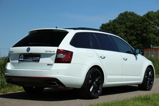Škoda Octavia Skoda Octavia Combi 2.0 TSI RS / 230PK! / DSG / Pano / Canton / Camera / Trekhaak / 18