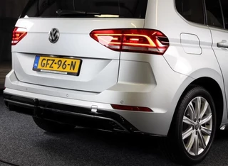 Volkswagen Touran Volkswagen TOURAN 1.5 TSI R Line 7 Persoons / AUT / ACC / Navi / Camera / Open Panoramadak / Led / Pdc / Trekhaak / 17 Inch - afbeelding nr 43
