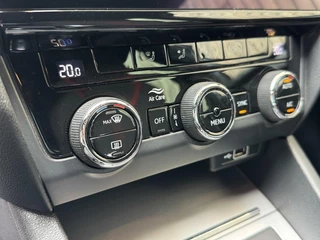 Škoda Octavia Skoda Octavia Combi 1.5 TSI Greentech Sport Business Automaat | Cruise control | Climate control | Trekhaak | Parkeersensoren achter | Zwart optiek - afbeelding nr 25