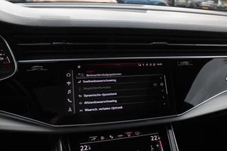 Audi Q8 Audi Q8 55 TFSI e quattro Pro Line S / Vol opties!! / Trekhaak / Panoramadak / 360Camera / Head-up / 22'' / Softclose / B&O / Luchtvering / Keyless / Stuurverwarming / Sfeerverlichting / Stoelventilatie + verwarming / Dodehoek / - afbeelding nr 26