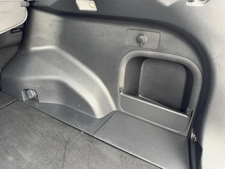 Toyota RAV4 Toyota RAV4 2.5 Hybrid AWD Dynamic Adaptieve cruise control Climate control Stoelverwarming Dodehoekdetectie Keyless Full LED - afbeelding nr 21
