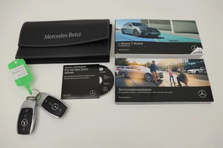 Mercedes-Benz C-Klasse Mercedes-Benz C-klasse 300e AMG Night | Carplay | 360 camera | Trekhaak | Stoelverwarming | Keyless | Leder/Alcantara | Full LED | Navigatie - afbeelding nr 23