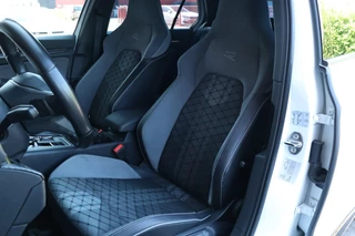 Volkswagen Golf Volkswagen Golf 8 1.5 eTSI / 3x R-Line / DSG / DAB / CarPlay / Navi / 150pk / LED / 18