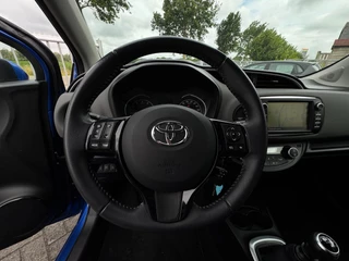 Toyota Yaris Toyota Yaris 1.5 VVT-i Aspiration DEALER ONDERHOUDEN / NL AUTO / CAMERA / NAVIGATIE / BLUETOOTH / VOLLE TANK - afbeelding nr 14