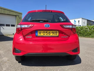Toyota Yaris Toyota Yaris 1.5 Hybrid AUT, 1e Eigenaar! Camera! Zondag OPEN! - afbeelding nr 10