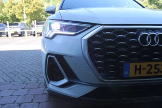 Audi Q3 Audi Q3 Sportback 35 TFSI 150PK S-TRONIC 7 S EDITION * NIEUWSTAAT * | S-LINE EXTERIEUR | S-LINE INTERIEUR | AUDI VIRTUAL COCKPIT | PANORAMISCH SCHUIF / KANTELDAK | NAVIGATIE | TWIN LEDEREN BEKLEDING ZWART MET ROTSGRIJS STIKSEL | VOORSTOELEN VERWARMBAAR | ACHTERUITRIJCAMERA | PARKEERSENSOREN VOOR / ACHTER | DODEHOEK DETECTIE |  ALARM SYSTEEM | FULL LED KOPLAMPEN INCLUSIEF LED ACHTERLICHTEN | ZWARTE HEMELBEKLEDING | AUDI SOUND SYSTEM | AMBIENTE VERLICHTING | 18