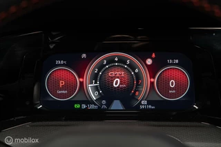 Volkswagen Golf Volkswagen Golf 2.0 TSI GTI Clubsport PANO|CARPLAY|DODEHOEK| - afbeelding nr 19