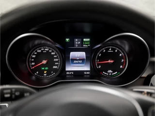Mercedes-Benz C-Klasse 279Pk Automaat (NAVIGATIE, LUCHTVERING, CAMERA, LEDER, GETINT GLAS, SPORTSTOELEN, STOELVERWARMING, SFEERVERLICHTING, NIEUWE APK, NIEUWSTAAT) - afbeelding nr 21