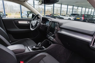 Volvo XC40 Volvo XC40 T3 Geartronic Momentum Pro, Park Assist Line - afbeelding nr 13
