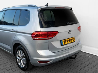 Volkswagen Touran Volkswagen Touran 1.6 TDI DSG Highline Grijs kenteken | ECC | Adaptieve cruise | Camera | Trekhaak - afbeelding nr 34