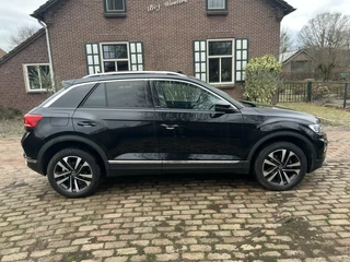 Volkswagen T-Roc Volkswagen T-Roc 1.5 TSI Sport Pano| Navi+BT| CARPLAY - afbeelding nr 11