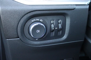 Opel Grandland Opel Grandland 1.2 Turbo 136PK AUTOMAAT Hybrid GS | BLACK PACK | STOEL/STUUR VERWARMING | NAVIGATIE | APPLE CARPLAY/ANDROID AUTO | DODEHOEK DETECTIE | 18