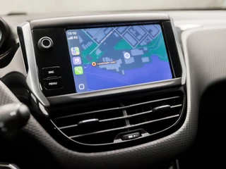 Peugeot 2008 Automaat (APPLE CARPLAY, NAVIGATIE, CAMERA, CLIMATE, CRUISE, SPORTSTOELEN, PARKEERSENSOREN, NIEUWE APK, NIEUWSTAAT) - afbeelding nr 28