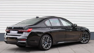 BMW 7 Serie BMW 7 Serie 745e High Executive M-Sport | Stoelventilatie | Head-up | Schuifdak | Harman/Kardon | Laserlight | Soft-Close - afbeelding nr 3