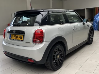 MINI Electric MINI Electric Mini Camden Ed. 33 kWh [ CAREPLAY I CLIMA & STOELVERWARMING] - afbeelding nr 3