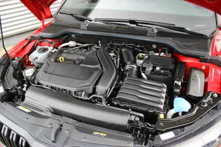 Škoda Kamiq Skoda Kamiq 1.5 TSI ACT Monte Carlo // 150PK - Panoramadak - Apple CarPlay & Android Auto - Camera - All-season - 1e eigenaar - afbeelding nr 15