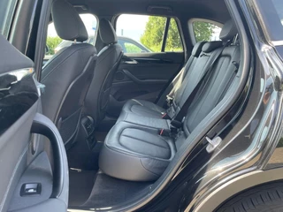 BMW X1 BMW X1 sDrive20i High Executive / Trekhaak / Head-up / Leder / Navigatie / 18'' / Parkeerhulp V+A / Keyless / Sportstoelen / Stoelverwarming / Cruise Control - afbeelding nr 9