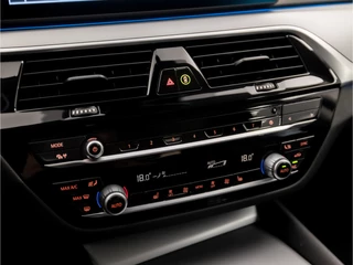BMW 5 Serie BMW 5 Serie Touring 530e Sportline 293Pk Automaat (APPLE CARPLAY, GROOT NAVI, DEALER ONDERHOUDEN, CAMERA, SFEERVERLICHTING, LEDER, SPORTSTOELEN, ADAPTIVE CRUISE, TREKHAAK ELEKTRISCH, NIEUWSTAAT) - afbeelding nr 9