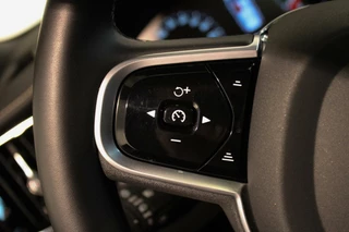 Volvo V60 Volvo V60 2.0 T6 Recharge AWD R-Design HEICO | PANO | B&W - afbeelding nr 41