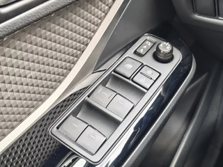 Toyota C-HR Toyota C-HR 1.8 Hybrid Executive | Navi | JBL | Sensoren v/a | Android Auto - afbeelding nr 21