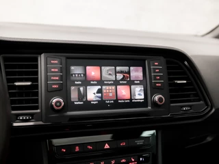 CUPRA Ateca 301Pk Automaat (PANORAMADAK, APPLE CARPLAY, NAVIGATIE, DIGITAL COCKPIT, STOELVERWARMING, LEDER/ALCANTARA, SPORTSTOELEN, BEATS AUDIO, ADAPTIVE CRUISE, KEYLESS, 360 CAMERA, DAB+, NIEUWSTAAT) - afbeelding nr 28