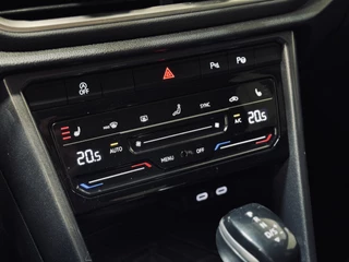 Volkswagen T-Roc | Massage | IQ | Beats | Trekhaak - afbeelding nr 21