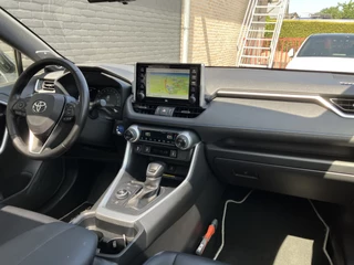 Toyota RAV4 Toyota RAV4 2.5 Hybrid AWD Bi-Tone AUT. | 1e eigenaar | 360 gr. camera | navigatie | panoramadak | JBL audio | rij assistentie - afbeelding nr 17