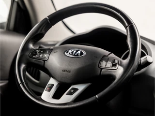 Kia Sportage Kia Sportage 1.6 GDI Luxury (PANORAMADAK, NAVIGATIE, CAMERA, LEDER, SPORTSTOELEN, XENON, GETINT GLAS, CLIMATE CONTROL, NIEUWSTAAT) - afbeelding nr 16