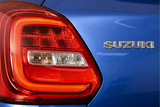 Suzuki Swift | Adapt. Cruise |Stoelverw. | Camera | NAV + App. Connect | ECC | Afn. Trekhaak | LM 16