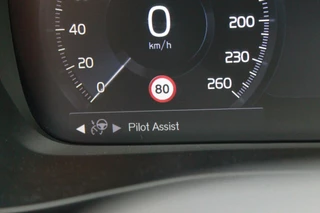 Volvo XC40 Volvo XC40 T5 Recharge R-Design | Panoramadak | BLIS | Pilot Assist | Leder | Trekhaak | Stoelverwarming | 20 INCH - afbeelding nr 13