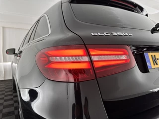Mercedes-Benz GLC Aut. *ARTICO-FULL-LEATHER | BURMESTER-AUDIO | HEAD-UP | FULL-LED | CAMERA  | HEATED-SEATS | SHIFT-PADDLES | SPORT-SEATS | NAVI-FULLMAP | TOWBAR | 19