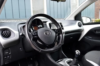 Toyota Aygo Toyota Aygo 1.0 VVT-i x-nav Rijklaarprijs-Garantie Navigatie Airco Cruise Control Camera - afbeelding nr 10