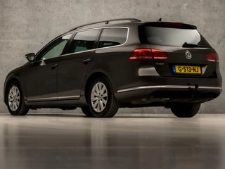 Volkswagen Passat Volkswagen Passat Variant 1.4 TSI Sportline Automaat (NAVIGATIE, CLIMATE, STOELVERWARMING, GETINT GLAS, SPORTSTOELEN, TREKHAAK, CRUISE, PARKEERSENSOREN, NIEUWSTAAT) - afbeelding nr 3