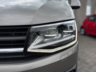 Volkswagen Transporter Volkswagen Transporter 2.0 TDI L1H2 Highline 204PK / 70YEARS EDITION / TREKH. / BEAR-LOCK / LEDER / VOORRUITVERW. / CAMERA / NAVI - afbeelding nr 6