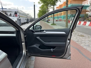 Volkswagen Passat Volkswagen Passat Variant 1.4 TSI ACT Connected Series Aut Navi ECC Pano Trekhaak - afbeelding nr 33