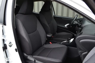 Toyota Yaris Toyota Yaris 1.5 Hybrid Dynamic LED/Camera/Navi/1e eigenaar - afbeelding nr 9