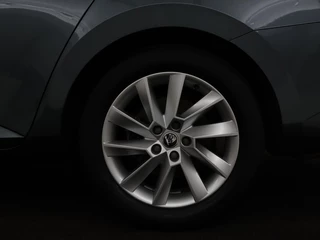 Škoda Superb Skoda Superb 1.4 TSI Ambition | Panoramadak | Stoelverwarming | Trekhaak | Carplay | Memory | Navigatie | Climate control - afbeelding nr 35