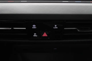 Volkswagen Golf Volkswagen Golf 1.0 TSI Life (PARKEERSENSOREN, CRUISE CONTROL ADAPTIEF, NAVIGATIE, NL-AUTO) - afbeelding nr 18