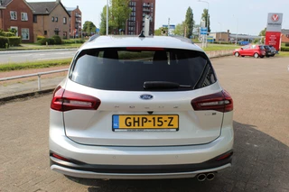 Ford Focus 1500 kg trekgewicht , Climate control , Adap.cruise control Bluetooth , Navigatie - afbeelding nr 39