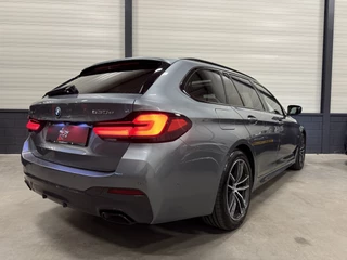 BMW 5 Serie BLUESTONE-METALLIC MET COGNAC LEER/PANO/ACC/CAMERA/STANDKACHEL/SFEER/DAB/CARPLAY/SHADOW-LINE/M-AERODYNAMIC - afbeelding nr 8