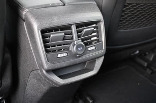 Peugeot 3008 Peugeot 3008 1.2 130PK BLUE LEASE PREMIUM | 19