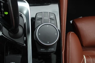 BMW 5 Serie BMW 5 Serie 530e iPerformance High Executive / Schuifdak / 360Camera / Head-up / 20'' / Volleder / Harman Kardon / Keyless / Navigatie / Stoelventilatie / Stuurverwarming / Dodehoek / ACC - afbeelding nr 30