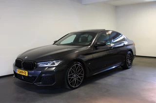 BMW 5 Serie 540I BNS EDIT.+, M-Pakket, DAB+, Remus, Softclose, Schuifdak, 21 inch M wielen
