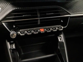 Peugeot e-208 Peugeot e-208 EV Allure Sport 50 kWh Automaat (APPLE CARPLAY, GROOT NAVI, 360 CAMERA, KEYLESS, SPORTSTOELEN, GETINT GLAS, LM VELGEN, LED KOPLAMPEN, NIEUWSTAAT) - afbeelding nr 9