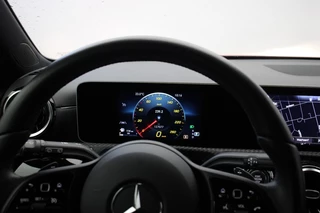 Mercedes-Benz A-Klasse Mercedes-Benz A-Klasse 180 Business Solution Automaat - Camera, Digital Cockpit, Leer - afbeelding nr 18