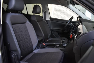 Volkswagen T-Cross Volkswagen T-Cross TSI 110PK DSG STYLE CAMERA/LED/CARPLAY - afbeelding nr 18