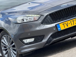 Ford Focus Ford Focus Wagon 1.0 ST-Line 140pk - Magnetic - N.a.v./Cruise/Clima - afbeelding nr 1