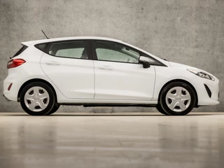 Ford Fiesta (APPLE CARPLAY, GROOT NAVI, PARKEERSENSOREN, SPORTSTOELEN, CRUISE, LANE ASSIST, DAB+, NIEUWSTAAT) - afbeelding nr 4